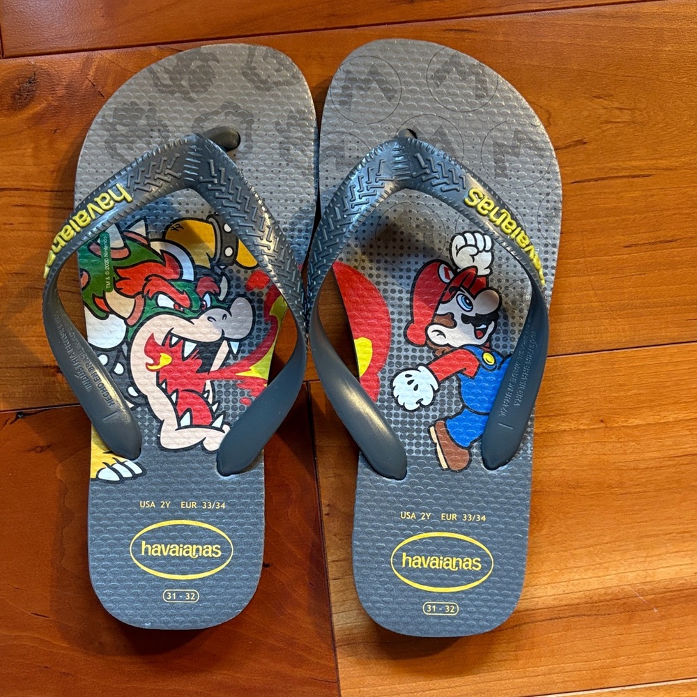 Mario Havaianas flip flops Youth size 2